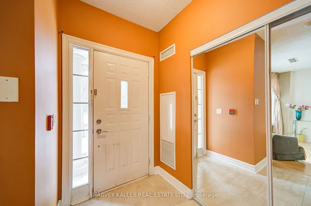 Additional image 4 of 32 Kenaston Gdns Unit TH103