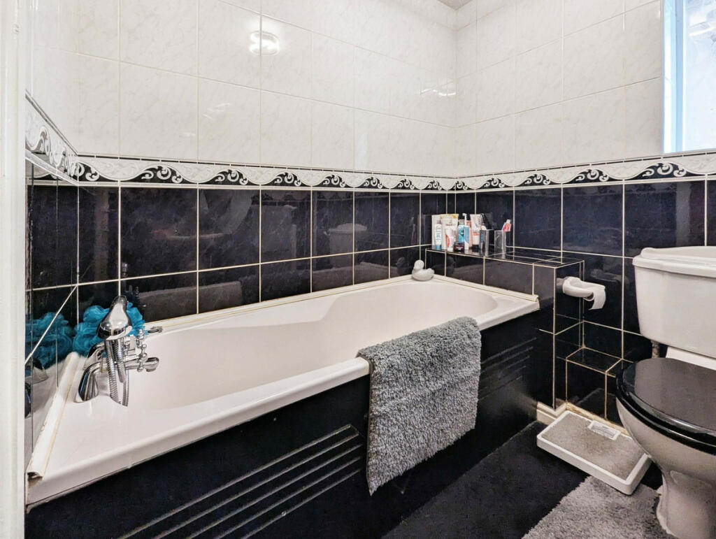 Additional image 33 of Clos Cae Pwll, Treharris, CF46