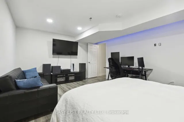 Additional image 30 of 75 Meadowridge St