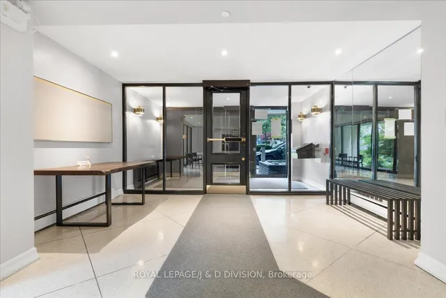 Additional image 14 of 581 Avenue Rd Unit 404