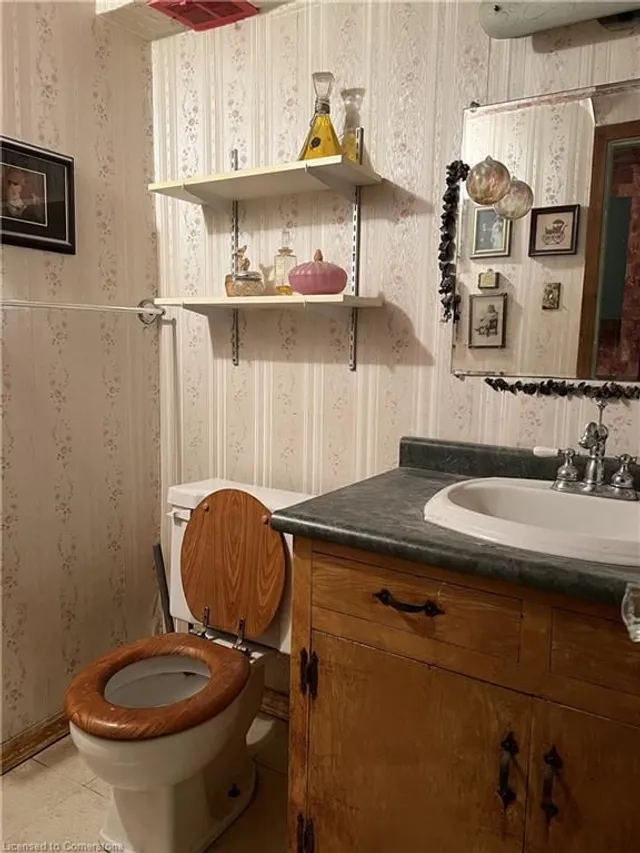 Additional image 20 of 258 Brucedale Ave