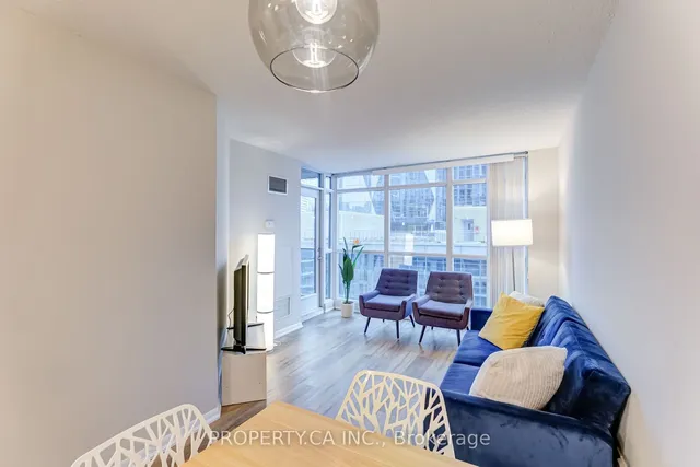 Additional image 9 of 18 Yonge St Unit 1501