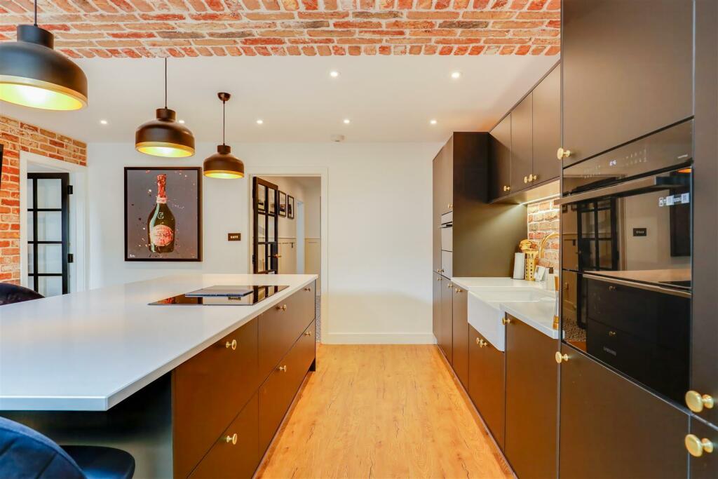 Additional image 5 of The Townhouse, 8 Pen Y Garth Mansions, 2 Stanwell Road, Penarth, CF64 3EA