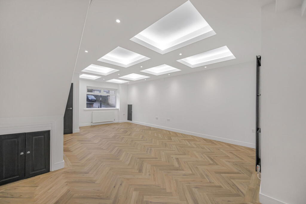 Additional image 4 of Commercial Street, Senghenydd, Caerphilly, CF83 4FZ