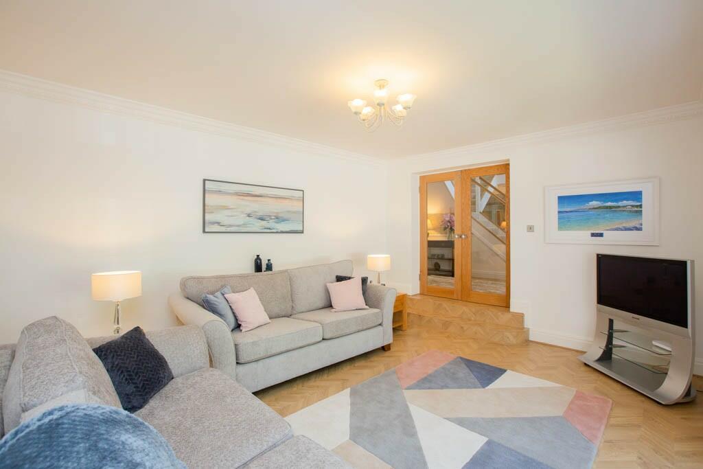 Additional image 24 of Kings Drive, CH48
