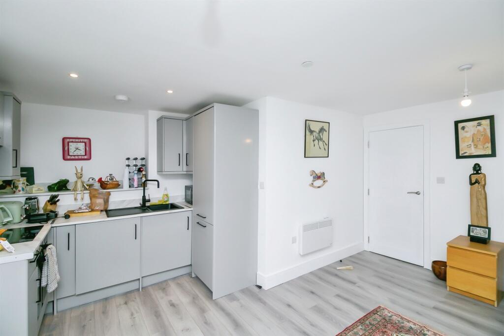 Additional image 6 of Glebe Street, Penarth