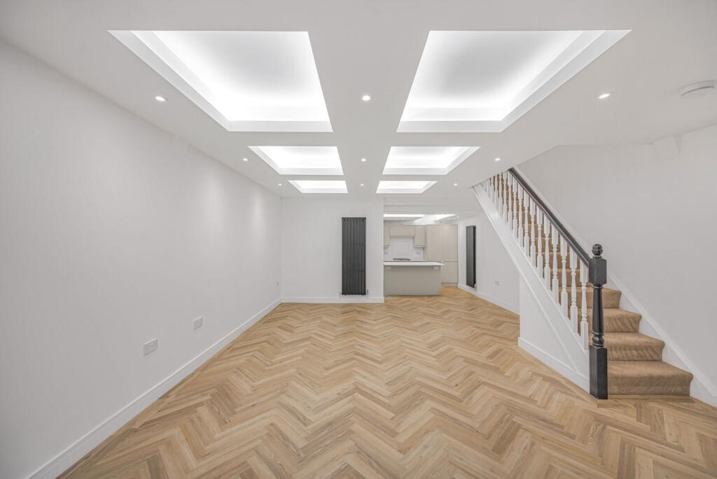 Additional image 2 of Commercial Street, Senghenydd, Caerphilly, CF83 4FZ