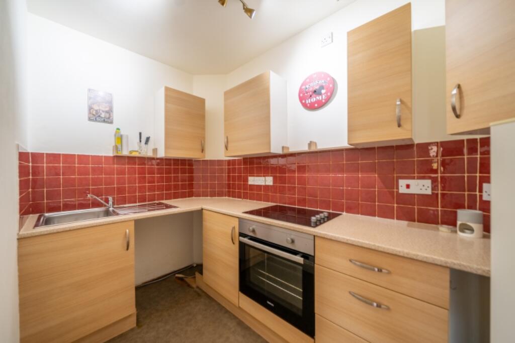 Additional image 19 of Meols Drive, CH47