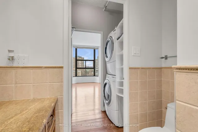 Additional image 35 of 86 Gloucester St Unit 1408