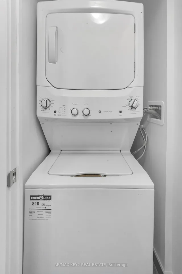 Additional image 27 of 2221 Yonge St Unit 3402