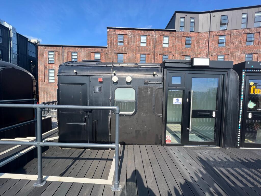 Additional image 9 of Barry, CF62