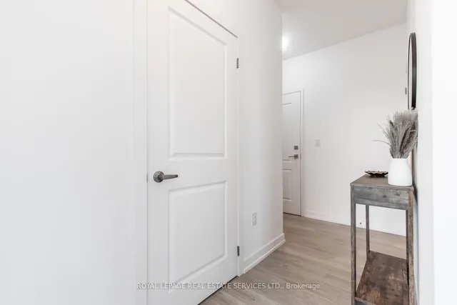 Additional image 35 of 460 Dundas St Unit 519