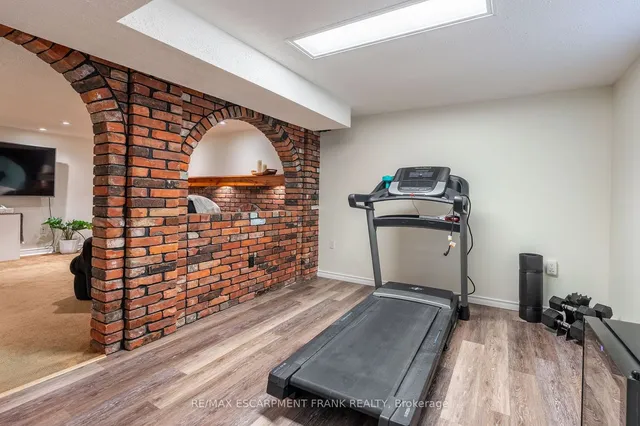 Additional image 28 of 2 Maria Crt