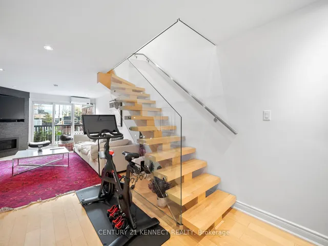 Additional image 20 of 570 Wellington St Unit 13A