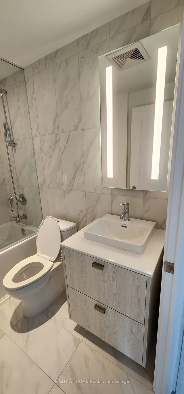 Additional image 36 of 470 Front St Unit 1015