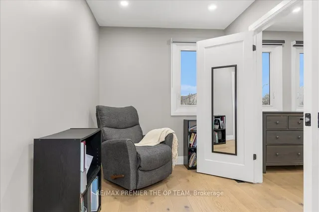 Additional image 22 of 27 Elmira Dr