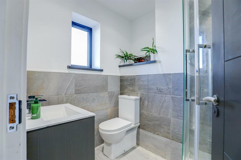 Additional image 22 of The Townhouse, 8 Pen Y Garth Mansions, 2 Stanwell Road, Penarth, CF64 3EA