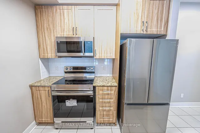 Additional image 13 of 330 Village Green Sq Unit TH06