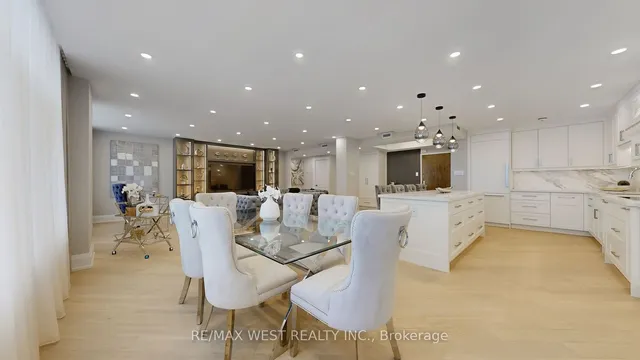 Additional image 4 of 900 Yonge St Unit 1403