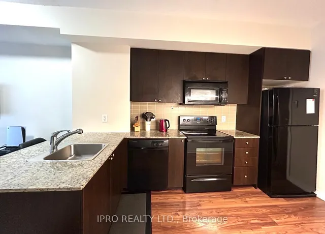 Additional image 4 of 181 VILLAGE GREEN Sq Unit 214