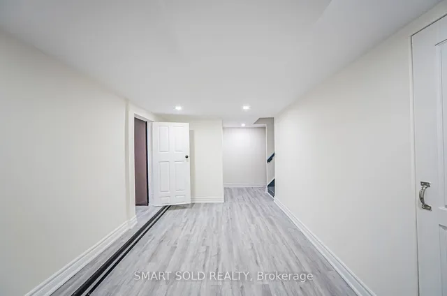 Additional image 29 of 198 Silver Aspen Cres