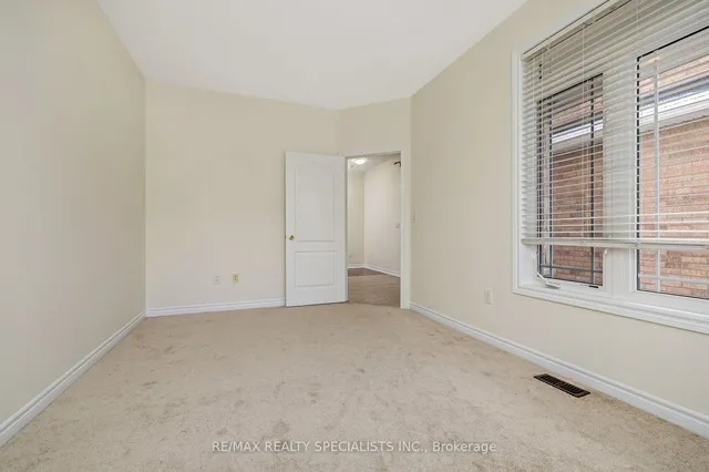 Additional image 6 of 220 Mclaughlin Ave