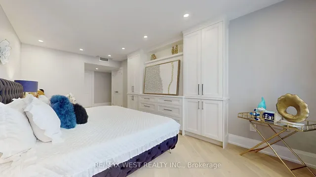 Additional image 25 of 900 Yonge St Unit 1403