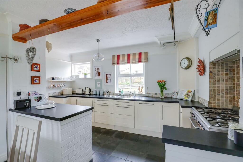 Additional image 6 of Desmar House, Boverton Road, Llantwit Major, Vale Of Glamorgan, CF61 1YA