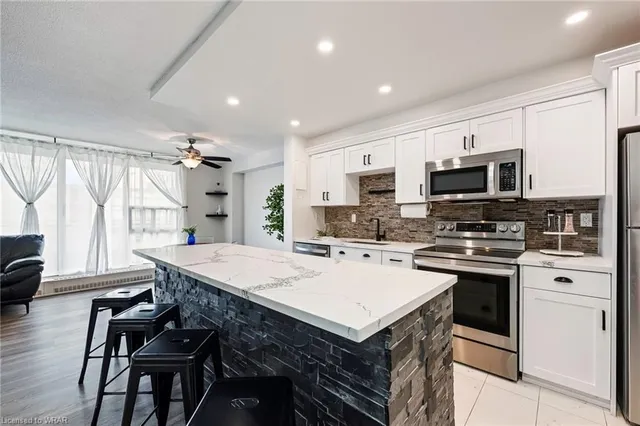 Additional image 7 of 1964 Main St Unit 1208