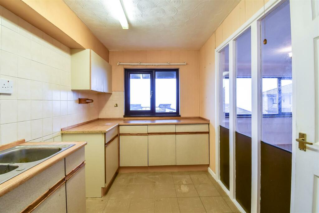 Additional image 9 of Heol-Y-Gaer, Barry