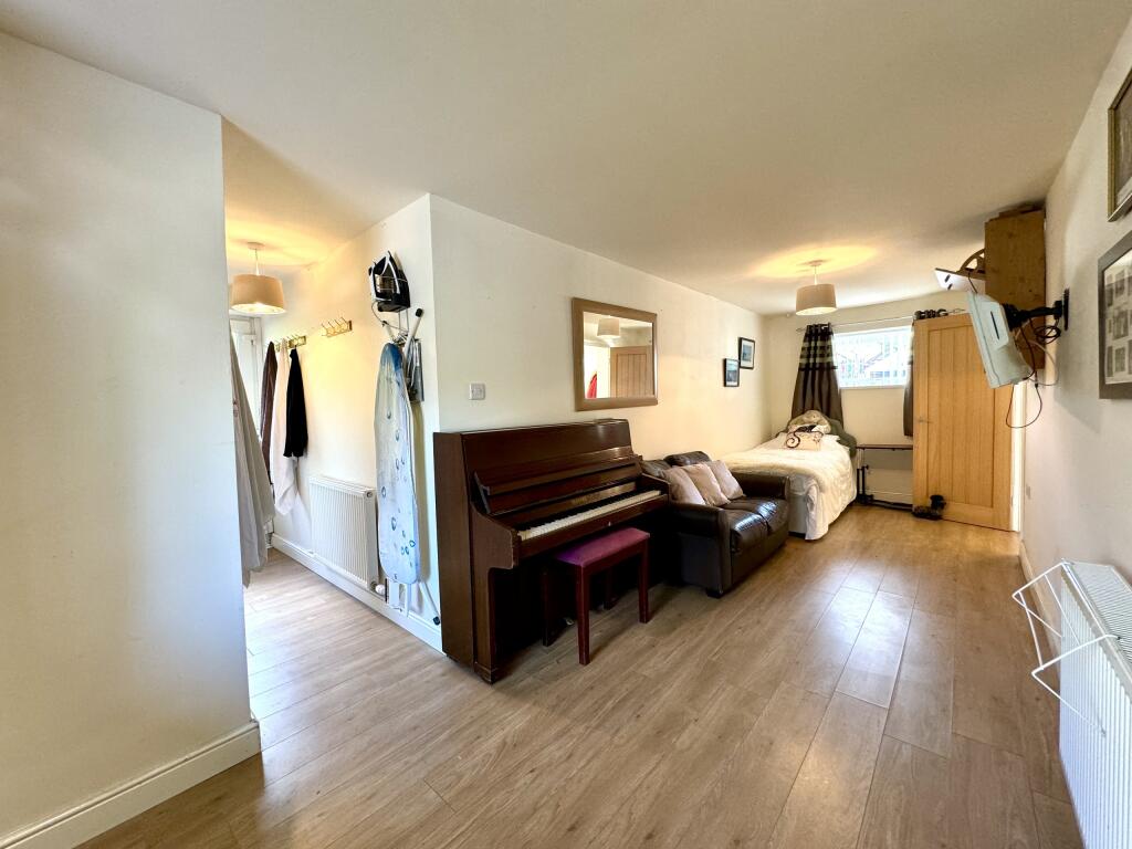 Additional image 9 of Bramblewood, Gwaelodygarth Close, Merthyr Tydfil