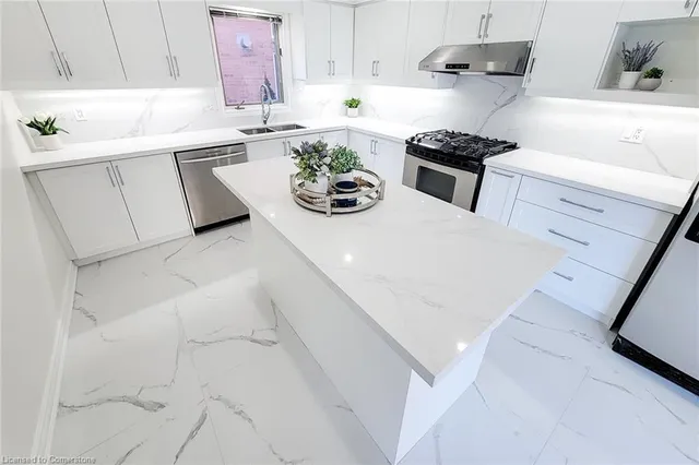 Additional image 28 of 85 Meadowlands Blvd