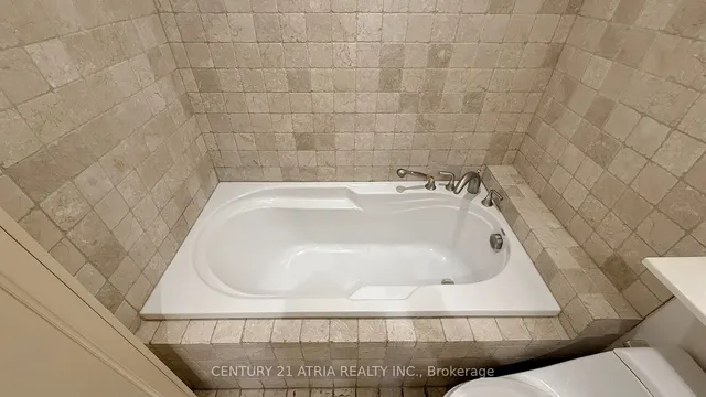 Additional image 20 of 350 Lonsdale Rd Unit 102