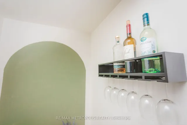 Additional image 10 of 5101 Dundas St Unit 203