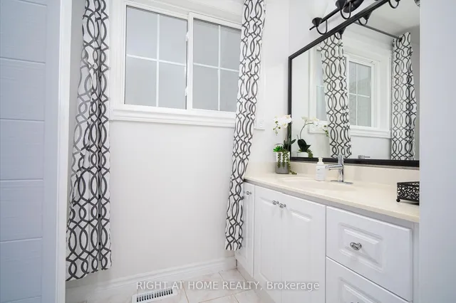 Additional image 21 of 65 Longsword Dr