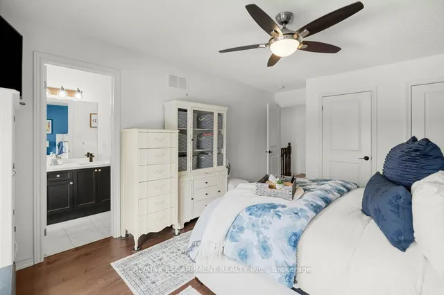 Additional image 29 of 2220 Queensway Dr Unit 13