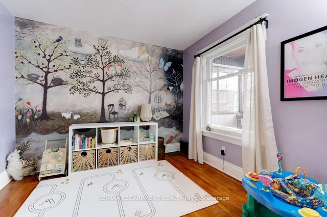 Additional image 7 of 64 Graham Ave