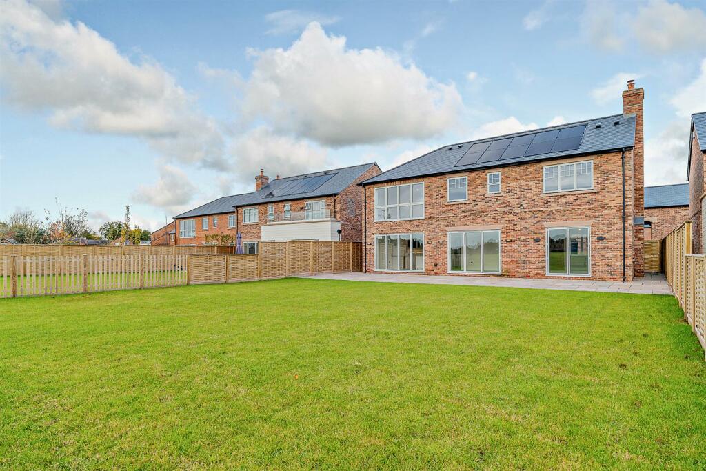 Additional image 23 of Belgrave Garden Mews, Pulford, Chester