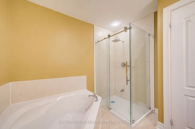 Additional image 22 of 32 Kenaston Gdns Unit TH103