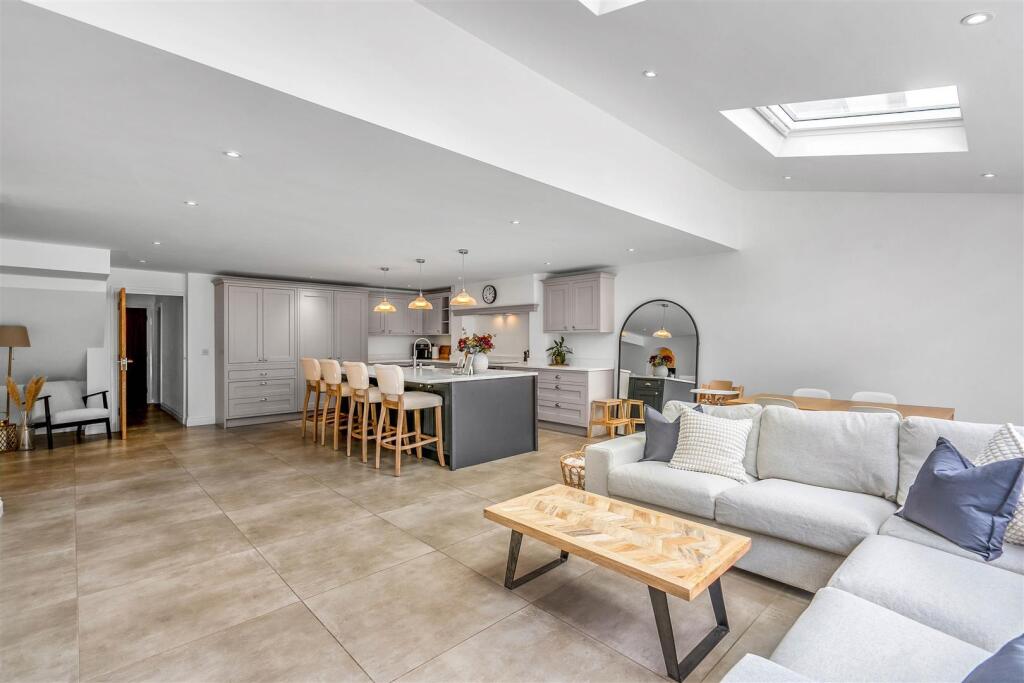 Additional image 4 of Streetly Crescent, Four Oaks, Sutton Coldfield