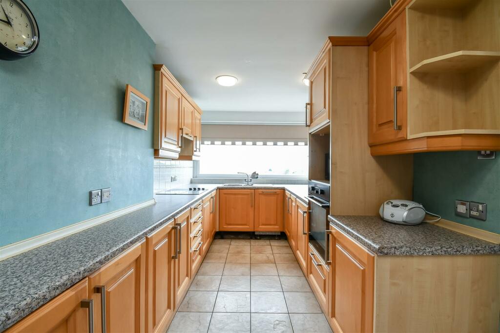 Additional image 5 of St Osyth Court, Barry