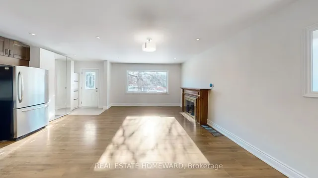 Additional image 6 of 726 Eglinton Ave