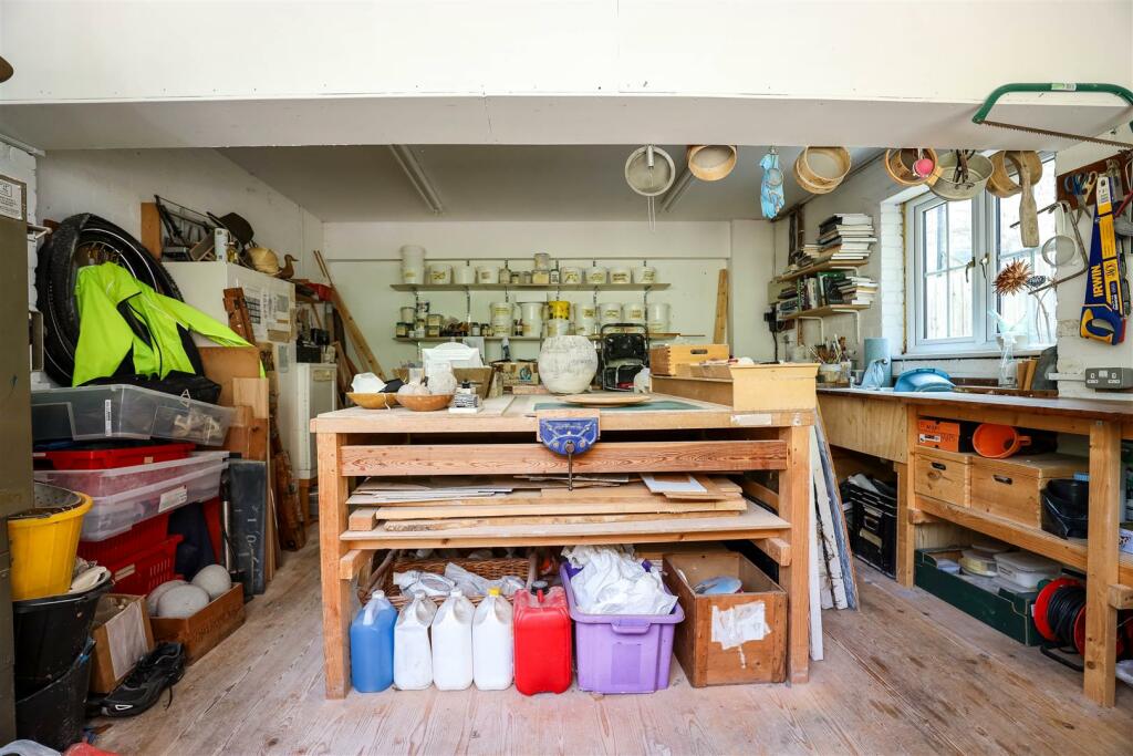 Additional image 26 of Tal Y Llyn, Castle Court, Llandough, Nr Cowbridge, Vale Of Glamorgan, CF71 7LZ