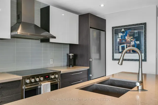 Additional image 24 of 588 Annette St Unit 202