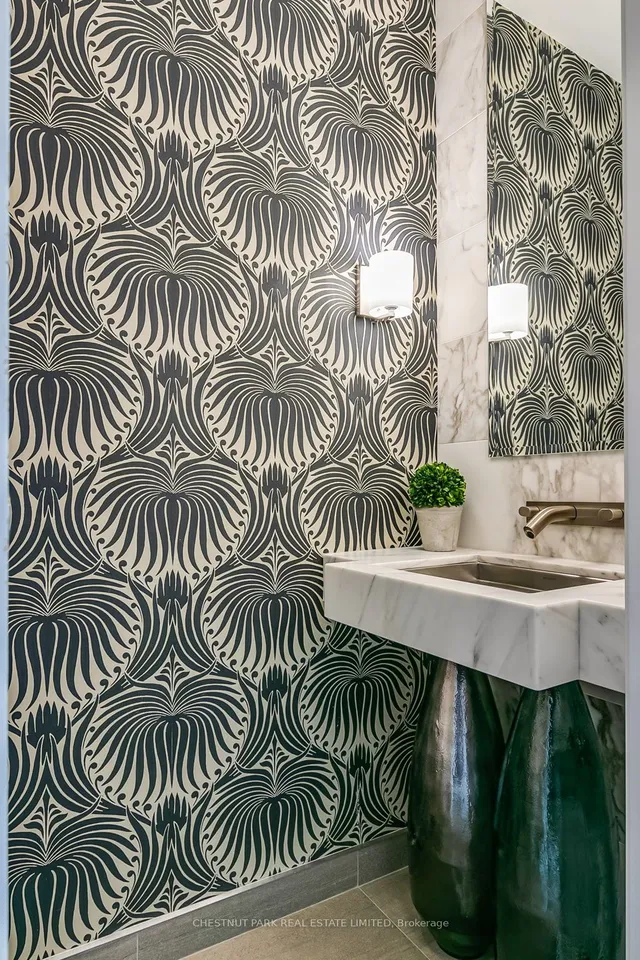 Additional image 4 of 63 St Mary St Unit TH 2