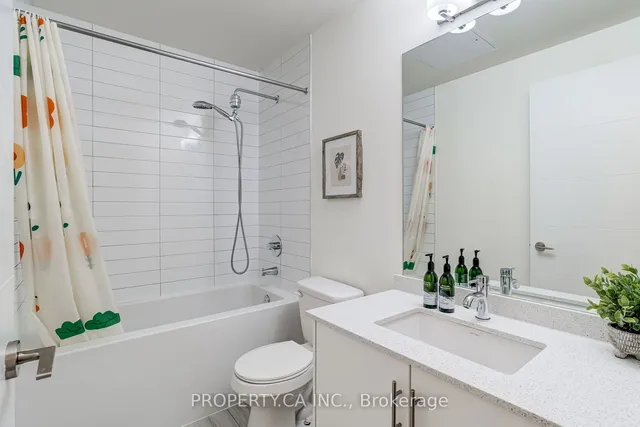 Additional image 14 of 460 Adelaide St Unit 1003