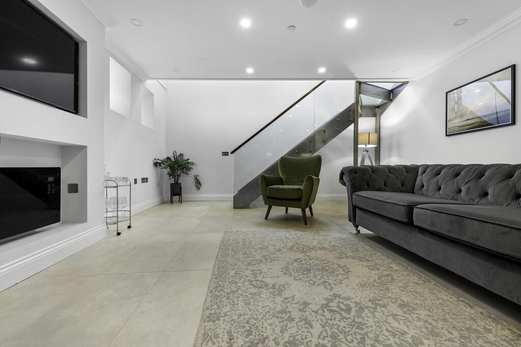 Additional image 26 of Marine House, Mount Stuart Square