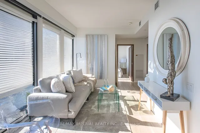 Additional image 5 of 19 Bathurst St Unit 611