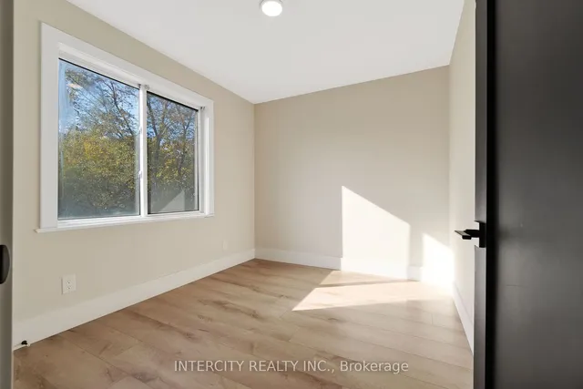 Additional image 13 of 560 Beach Blvd