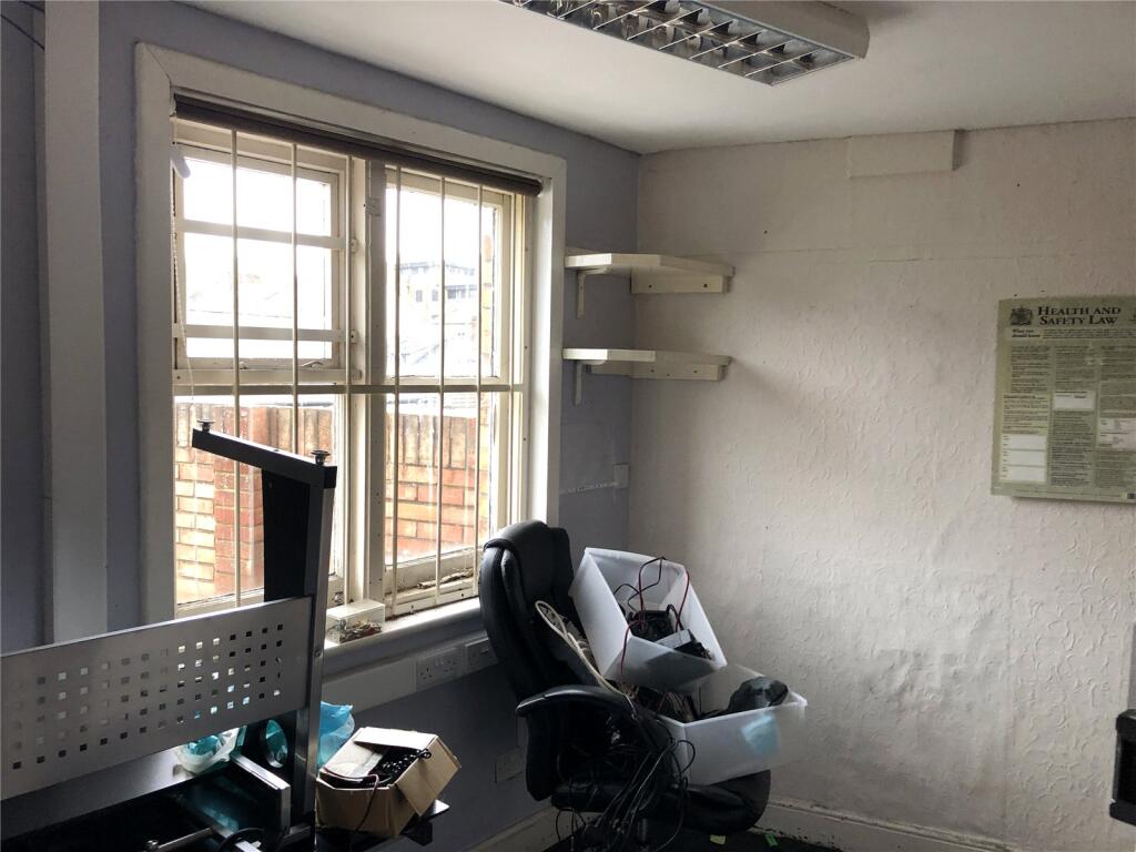 Additional image 8 of Central Road, Yeovil, Somerset, BA20